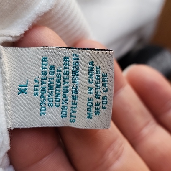 NWT Puff Sleeve Sweater - Picture 5 of 5